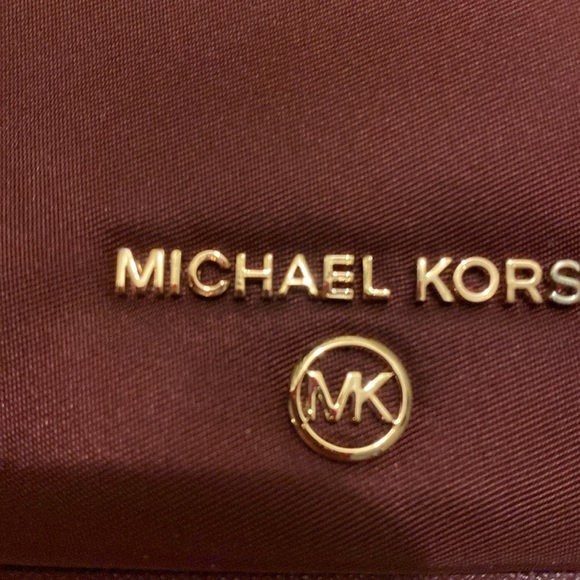 Michael Kors NWOT Burgundy Crossbody Bag with u branded wallet - Picture 9 of 11